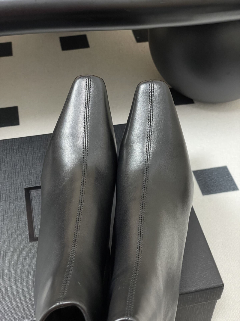 Y51 boots